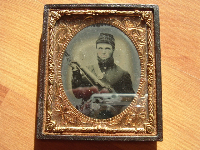 DOUBLE-ARMED UNION PRIVATE AMBROTYPE