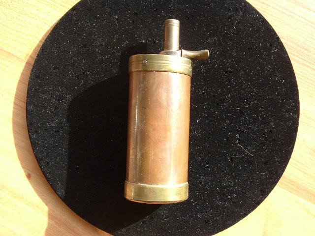 PISTOL FLASK FOR CASING