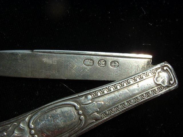 EARLY HALLMARKED SILVER FRUIT KNIFE