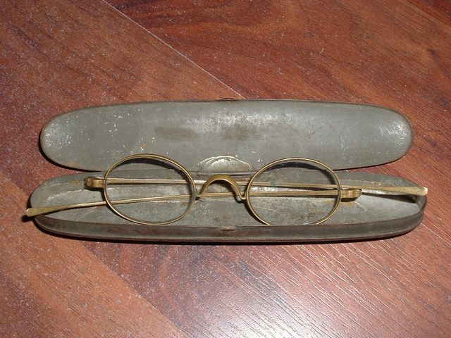 C.1860 EYE GLASSES AND CASE