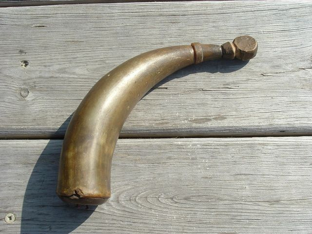 SMALL POWDER HORN