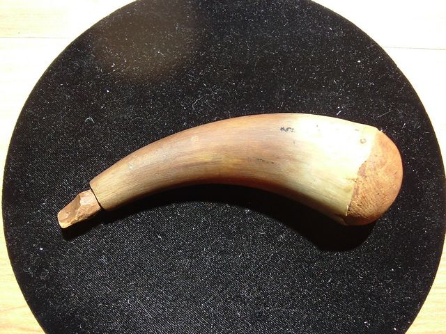 SMALL POWDER HORN