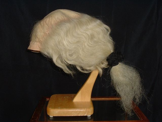 RARE 1832 COLONIAL STYLE GENTLEMAN'S WIG